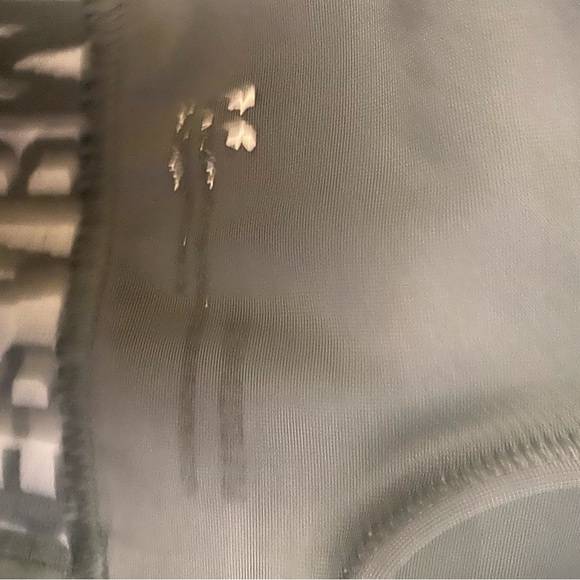Gray under armor sports bra size medium - Picture 4 of 5